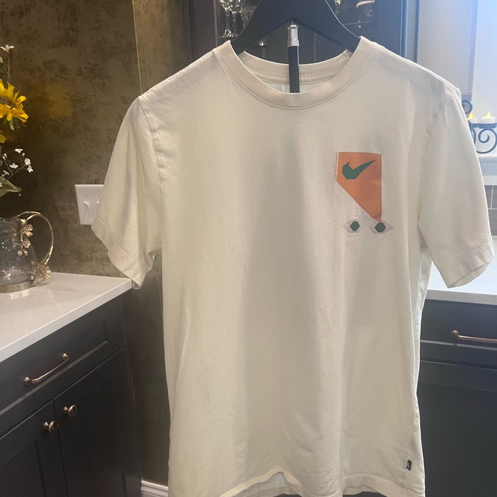 Nike Short Sleeve Cream Tee with Orange Logo Size M